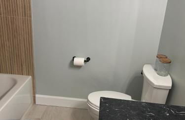 Cozy Couples Retreat 10 minutes to Beach & Downtown - Foto 4