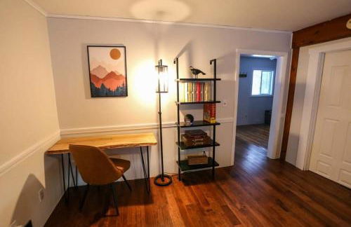 Modern & Cozy Getaway House near Conway lake - Pet Friendly - Foto 16