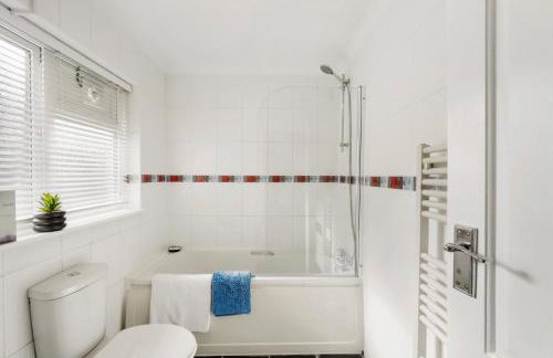 Grab a Deal Today! Massive Home For Contractors & Parking for 4 - Foto 42