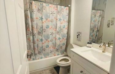 Brand New Lake View House - Self Check-In - Photo 15