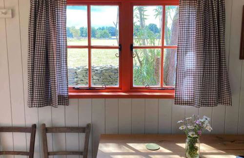 Secluded off grid Shepherd's Hut - Photo 10