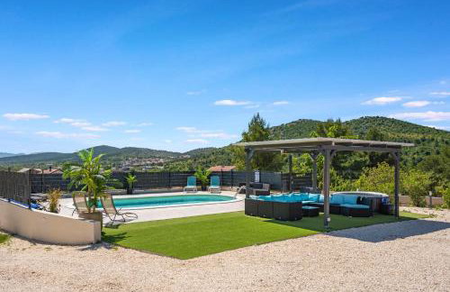 Villa VERONICA with CINEMA PROJECTOR by the HEATED POOL and JACUZZI - Foto 4