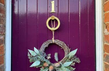 Historic Cottage in Heart of Farnham nr the Castle - Photo 22