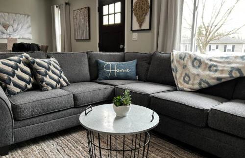 956 Olympia Drive Brand New Mason Home with Luxurious Finishes - Foto 1