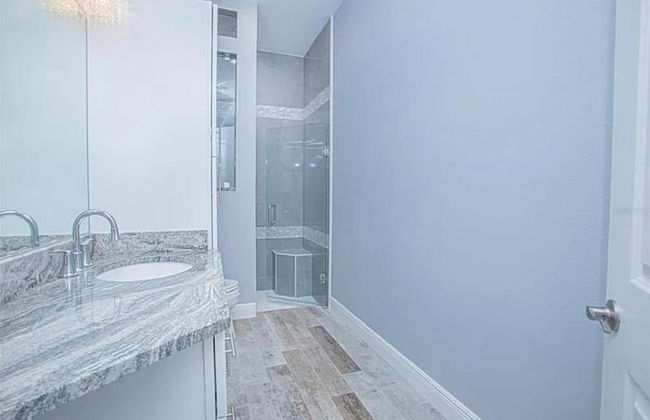 Stunning Luxury Mediterranean-style Private Oasis! - Foto 18