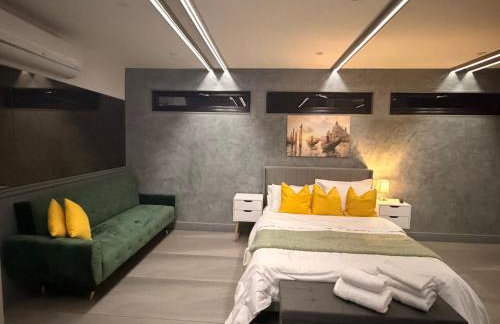 Mara Boutique Solihull - Photo 17