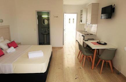 Crown Apartments - Photo 30