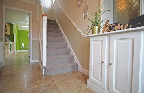 Queens Road - Luxury Spacious Home in Chester - Photo 23