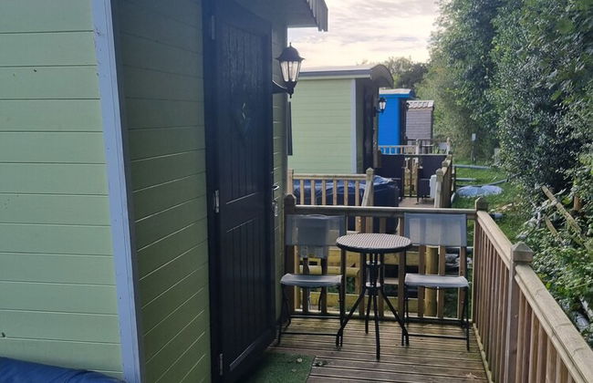 Glamping Hut - Riverview 4 - Photo 9