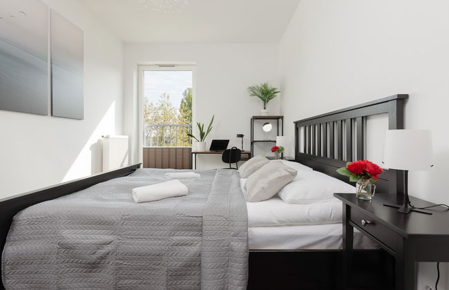 Bright Warsaw Apartment by Renters - Photo 9