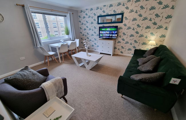 360 Serviced Accommodations - Swan Path Retreat - 2 Bedroom Apartment - Photo 17