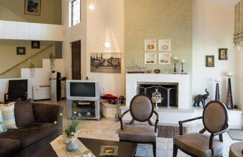 Awesome Home In Kamena Vourla - Foto 24