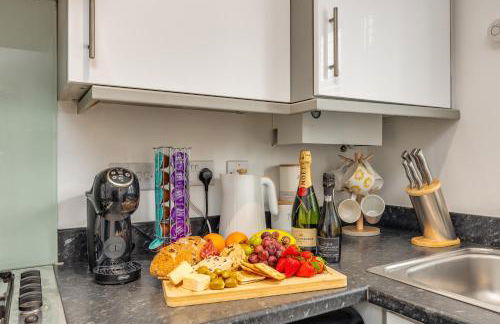 Oakbridge House - 6 mins drive to CMK - Free Parking, Fast WiFi, Smart TVs with Sky and Netflix by Yoko Property - Foto 11