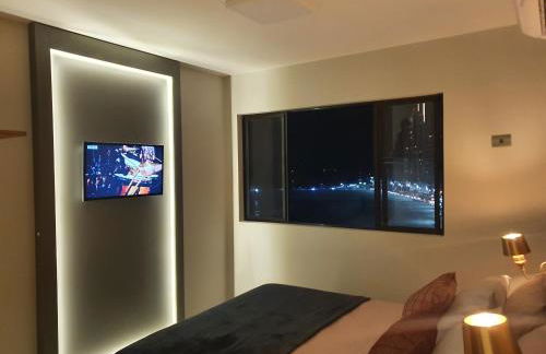 Lindo apto tudo novinho, prédio frente mar - Foto 17