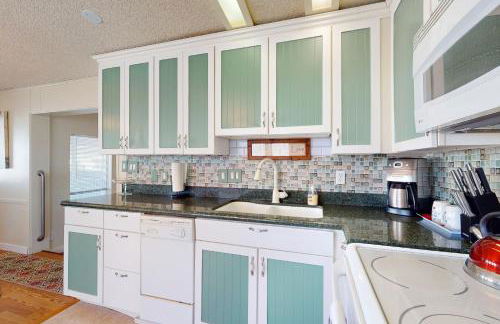 Pools and Pickleball! Dog-Friendly Home in Surprise - Foto 9