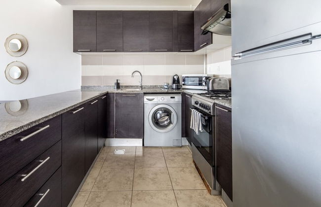 Outstanding 2BR in Serene JVT Neighborhood! - Photo 10