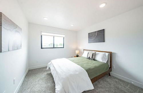 Unique Townhome with AC Garage Patio - Foto 26