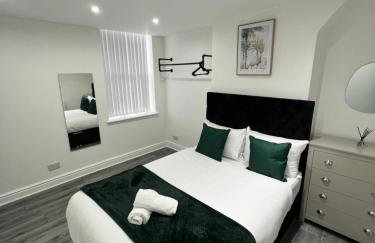 Central Location Liverpool, Modern Home, 4 BR, Sleeps 9, Free Parking - Foto 57