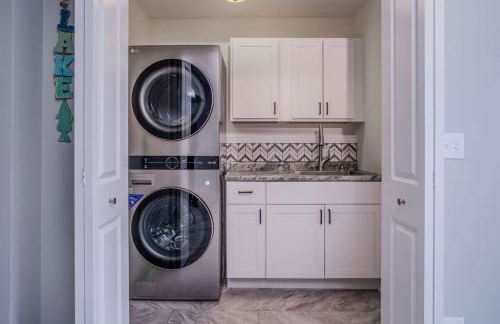 3BR 2BTH Waterfront Vacation Rental on Riverwalk to Downtown McHenry with Pier - Foto 38