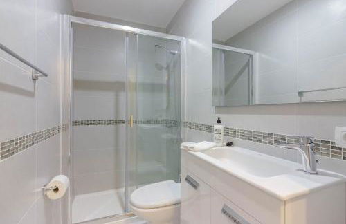 Villa Isabella, Luxury Villa with Heated Pool Ocean View in Adeje, Tenerife - Foto 77