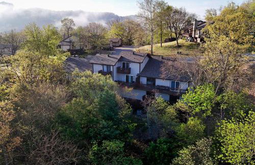 Holiday Island Escape w/ Panoramic Lake Views - Foto 39