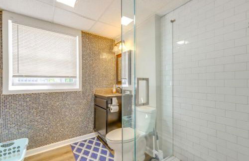 Deck and Game Room Family Home in Stockbridge! - Foto 25