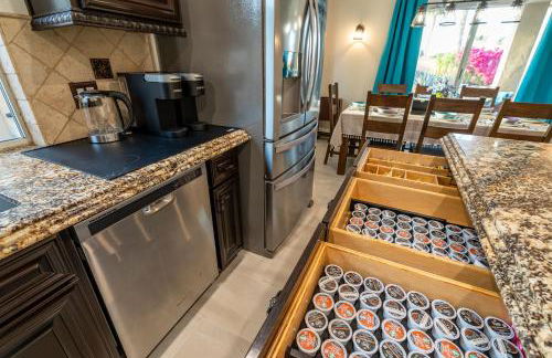 Coachella Play - 6BR Multi-Gen Fun Zone and Retreat with free heated pool - Foto 22