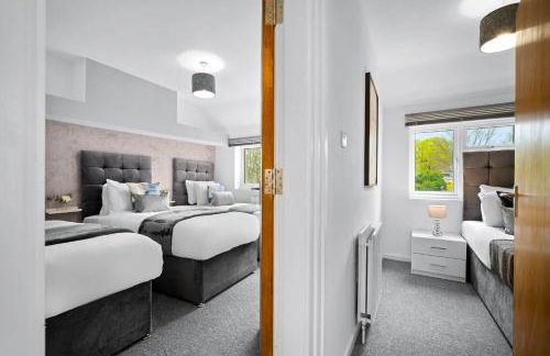 Stylish Four Bedroom House - Garden - Parking - Great Barr 110F - Foto 43