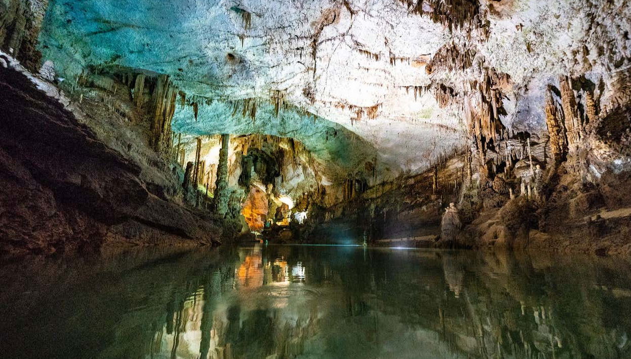 Contemplando la Gruta de Jeita