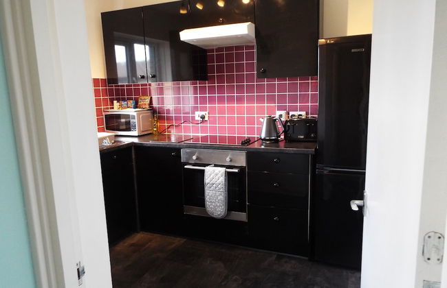 Ideal Central Edinburgh Location With On-site Private Parking - Photo 16