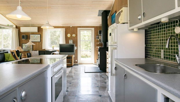 6 Person Holiday Home in Blavand - Foto 5, Cocina privada