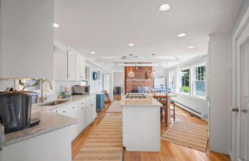 Stunning Waterfront Home w Private Dock - Foto 8