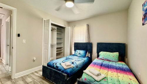 Modern 4BR 2BA with pool in gated community - Foto 4