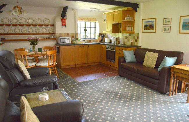 Windbury Cottage - Photo 5