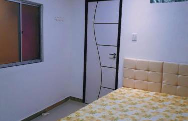 Casa Inteira aconchegante com garagem Próximo ao Aeroporto - Photo 3