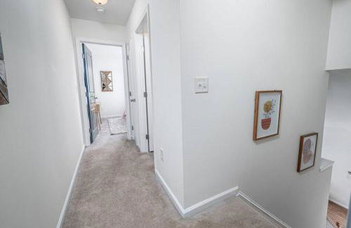 Duke 10 Min Away 3 Bedroom - Photo 31