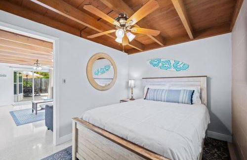 Private Village Home with Heated pool & spa with private front courtyard - Photo 29