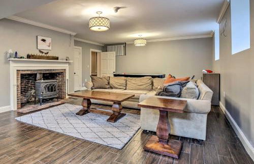 Spacious Estate with Courtyard 2 Miles to Downtown! - Foto 9