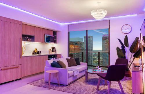 Stunning Lux 2 Bed 2 Bath with Panoramic View from Balcony - Foto 57