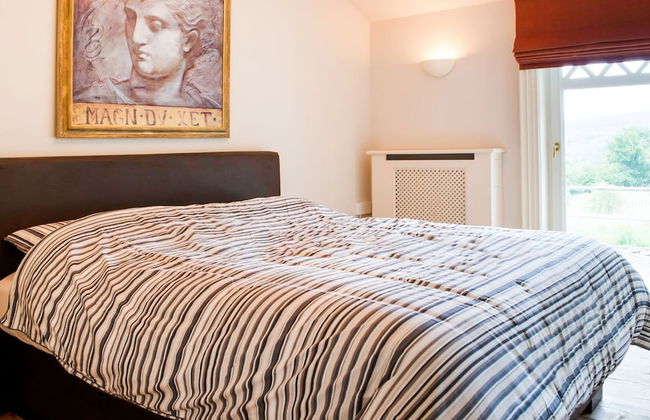 Majestic Villa With Pool and Sauna - Photo 7