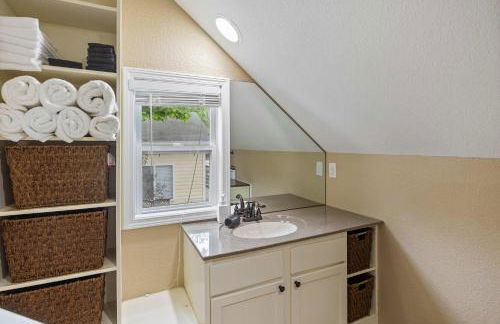 Beautiful Lake Front Home with Private Dock In Lick Branch Cove - Foto 34