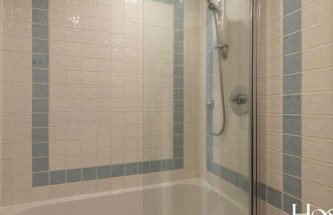 Stunning Character House In The Centre of Henley - Photo 15