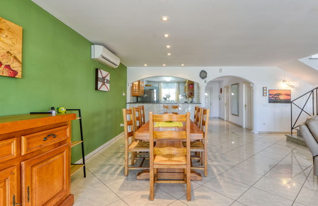 4 bedroom House in Castelló d'Empúries with private pool and garden - Photo 13