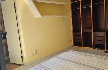 Apto espaçoso, portaria com segurança 24 horas, 2 vagas de estacionamento coberto, piscina adulto e infantil, 2 quadras da praia, próximo ao Crocobeach e Chico do Caranguejo, UPA, supermercado e shopping Rio Mar - Foto 2