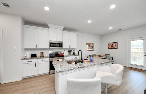 3BR Corporate & Family Getaway Near katy Mills - Foto 23