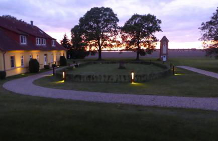 Gut-Rattelvitz-Parterre-A-hochwertig-Sauna-Kamin-eTankstelle-Spielscheune-15-000qm-Parkland - Foto 20