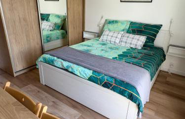 Navy Blue Apartment - Photo 4