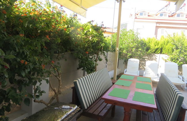 Villasevval-sleeps8-pool-bbq-ac-neartown - Photo 20