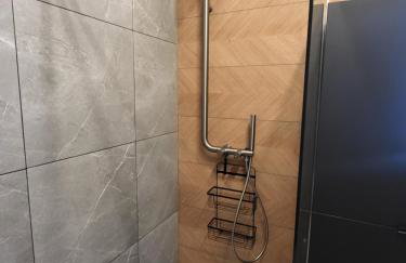 Apartament w Centrum Luksusowy, Klimatyzacja, Full Opcja, Zameldowanie 24h, Duży Parking, Balkon, PlayStation 5, Ekspres, Netflix, Winda, FV, Nowy Budynek - Foto 22