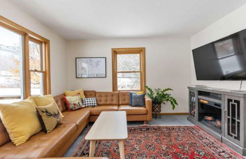 Smuggler's Notch Mountain House with hot tub & river - Foto 24